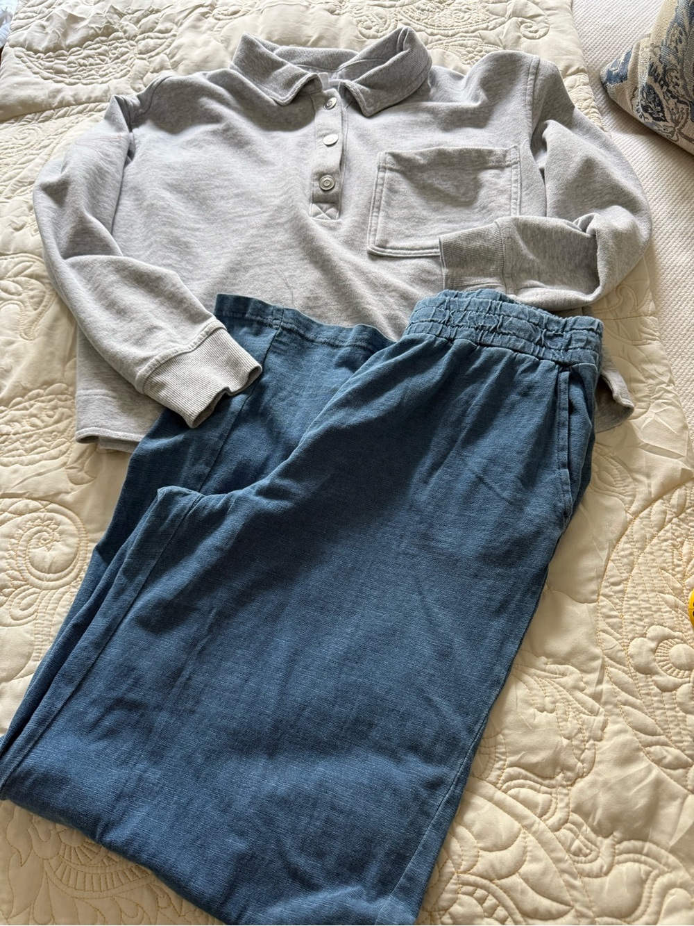 Jane Delancey Casual Light Gray Collared Pullover with Blue Elastic-Waist Pants